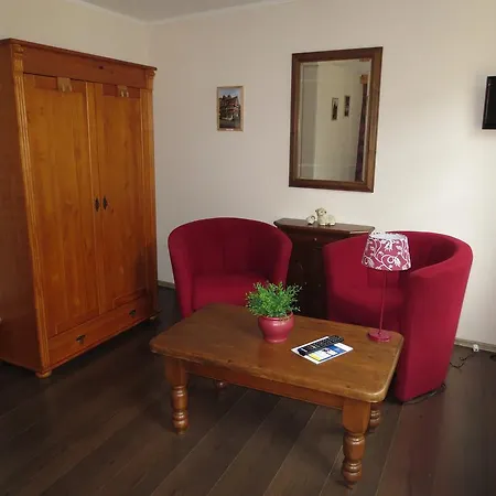 ゲストハウス Bistro Rene バッハラッハ